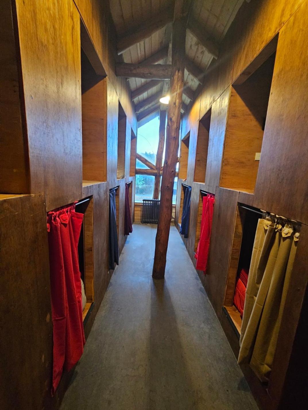 Hostel Capsula Refugio Oeste San Carlos de Bariloche Exteriör bild