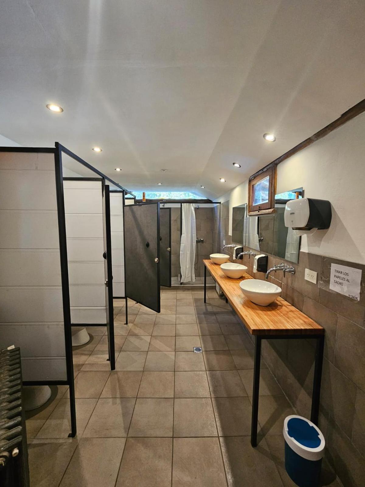 Hostel Capsula Refugio Oeste San Carlos de Bariloche Exteriör bild